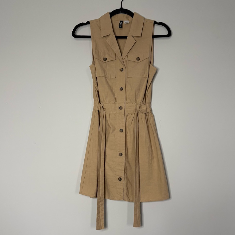 H&M Sleeveless Utility Shirt Dress with Belt – Khaki/Tan 
Size 0 Button front